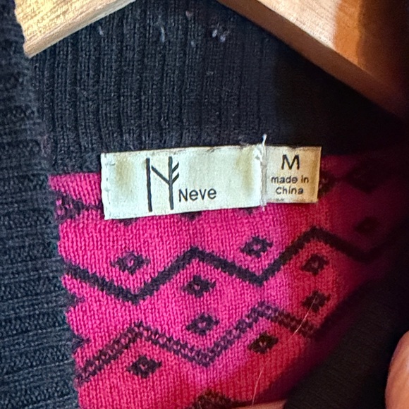 Neve Wool Black and Pink Geometric Zip-up Sweater - Picture 2 of 11